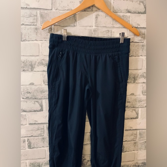 Lululemon Run: Dog Runner Pant
Black - Picture 8 of 11